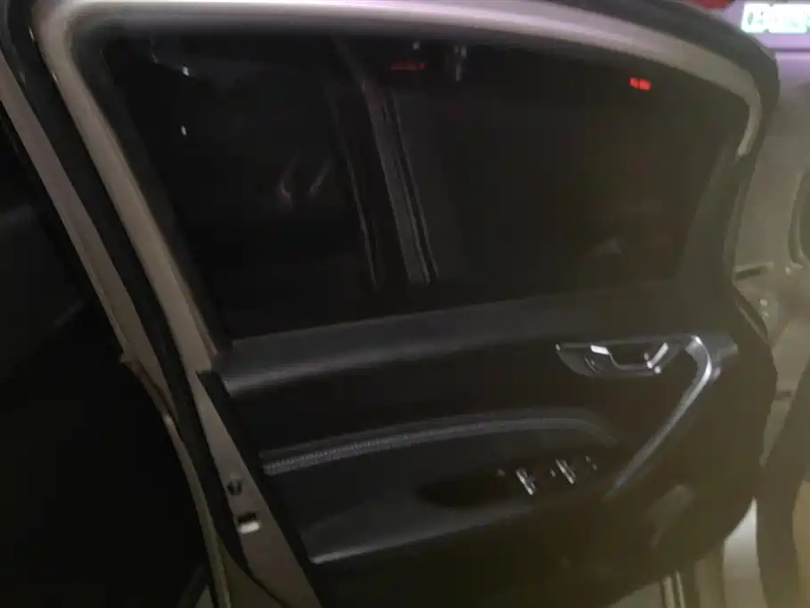 Vision X3 1.5 L CVT Distinguished