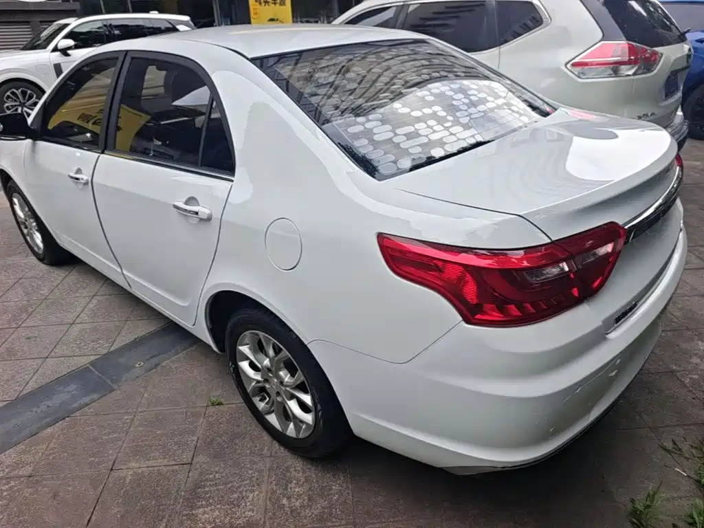 Vision 1.5 L Auto Happy