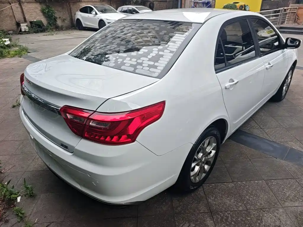 Vision 1.5 L Auto Happy