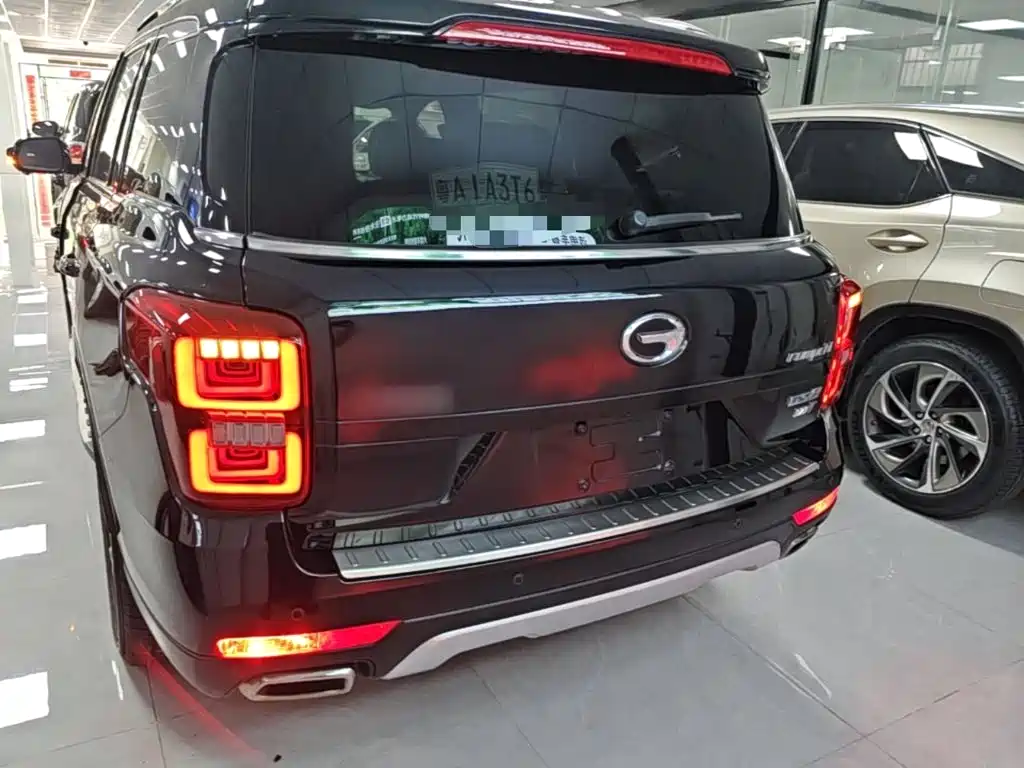 GAC Trumpchi GS8 320 T 2 WD Luxury Connected (7-seat)