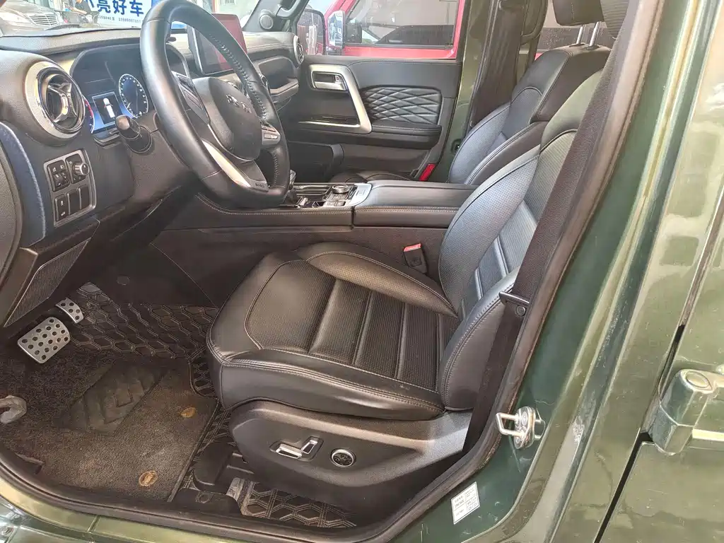 BAIC BJ40 2.0 T Auto 4 WD City Hunter Swordsman