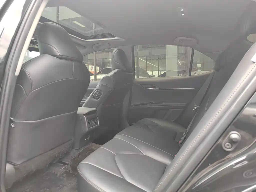 Camry 2.0 G Luxury