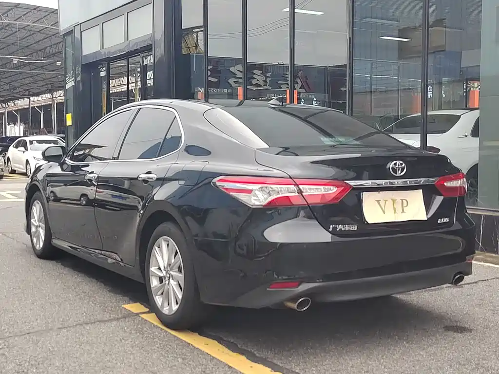 Camry 2.0 G Luxury