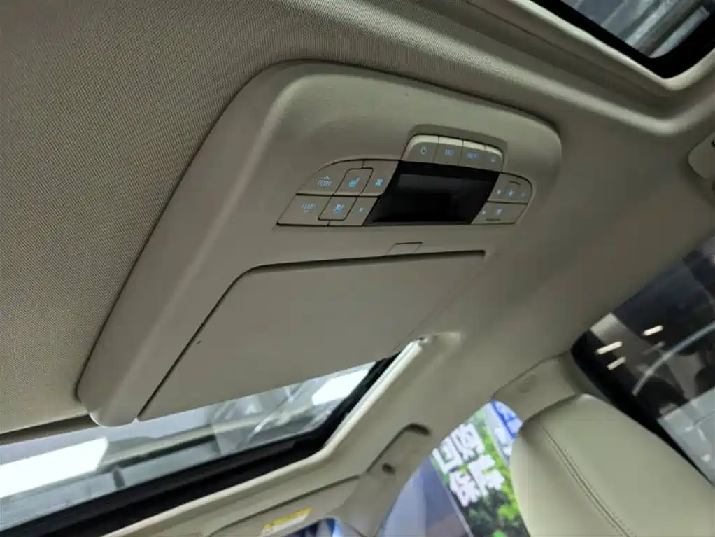 Buick GL8 3.0 L XT Luxury Business Flagship