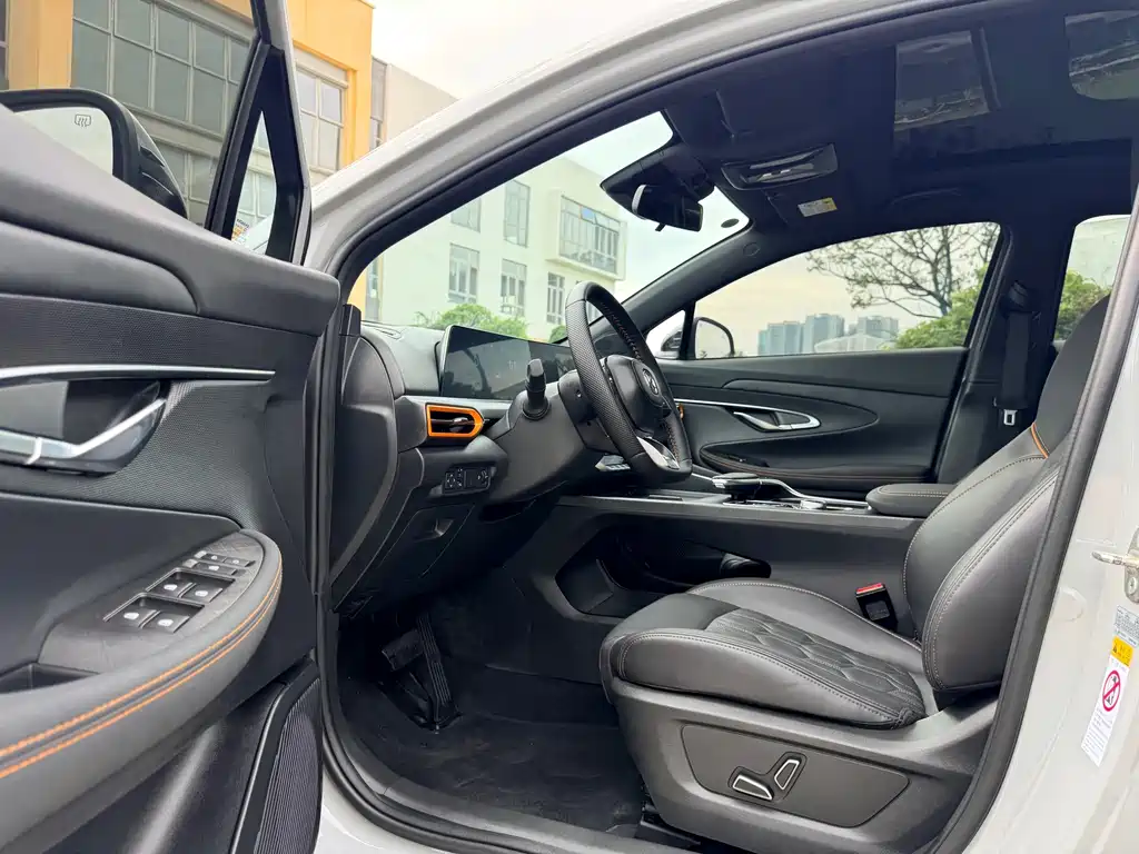 Changan UNI-T 1.5 T Distinguished