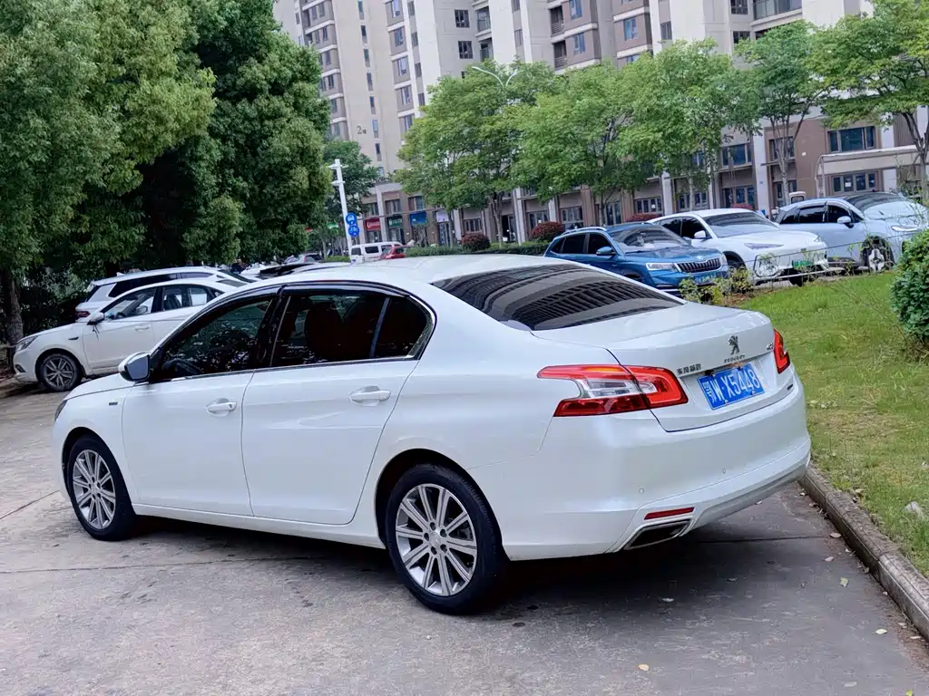 Peugeot 408 350 THP Auto Luxury