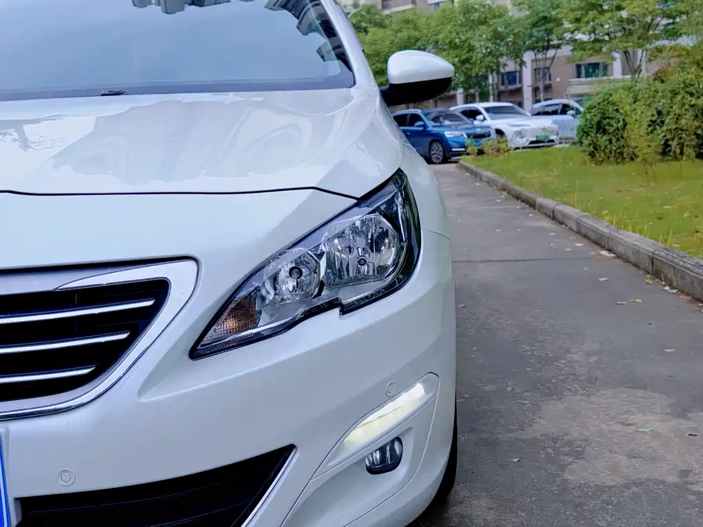 Peugeot 408 350 THP Auto Luxury