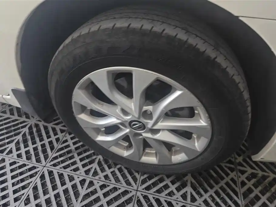 Sylphy Classic 1.6 XE CVT Comfort
