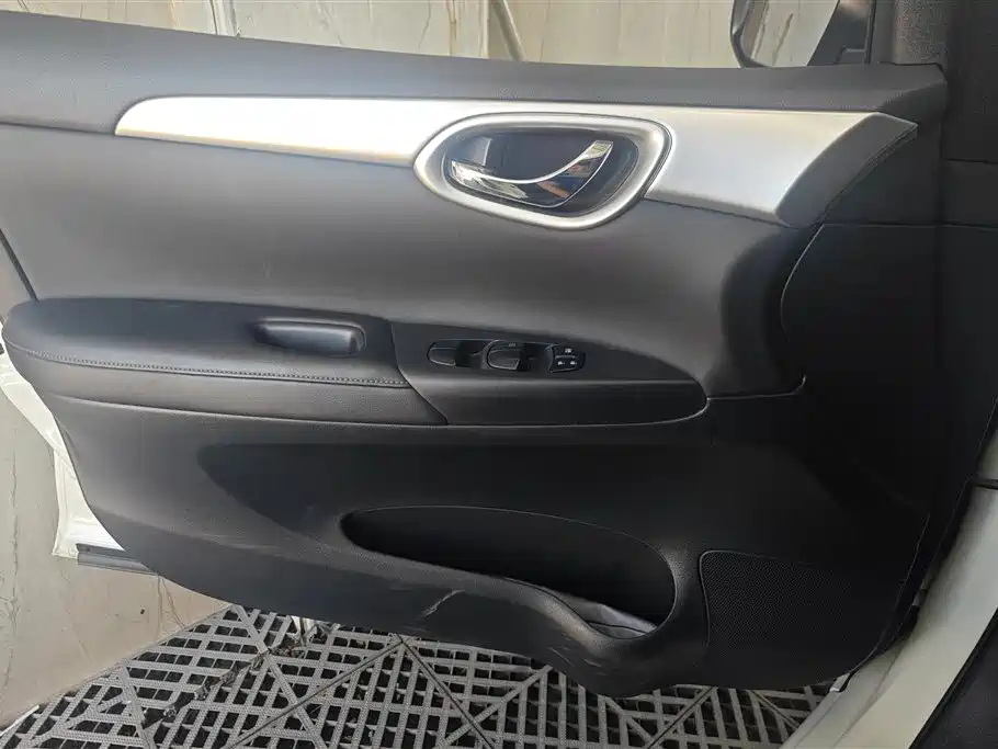 Sylphy Classic 1.6 XE CVT Comfort