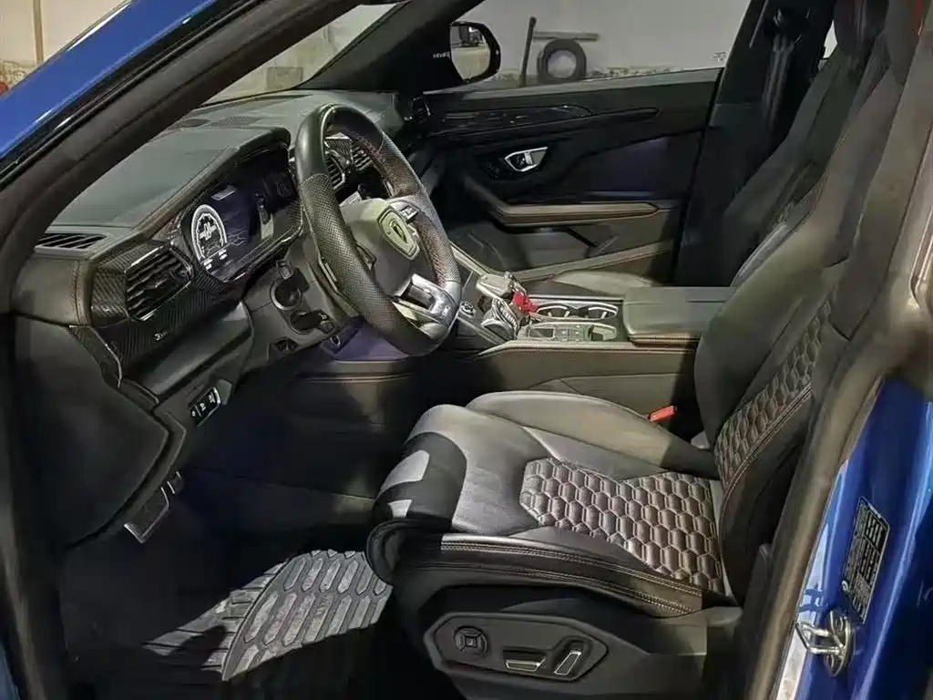 Urus 4.0 T V8