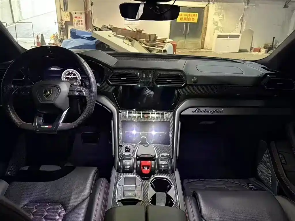 Urus 4.0 T V8
