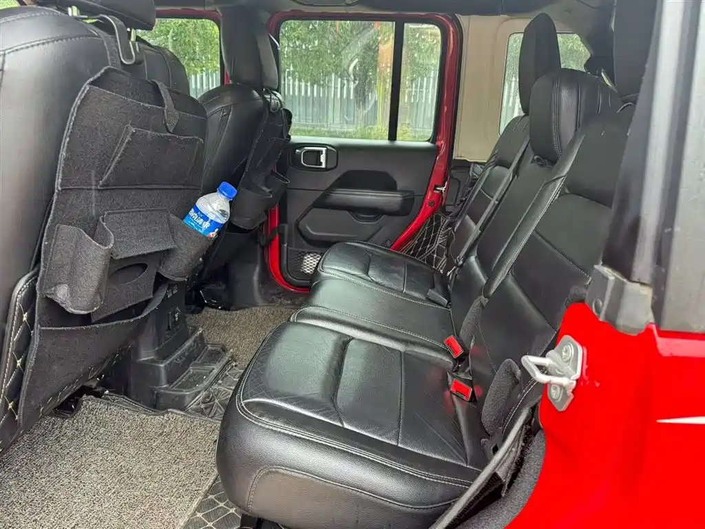 Wrangler 2.0 T Sahara 4-door CN-V