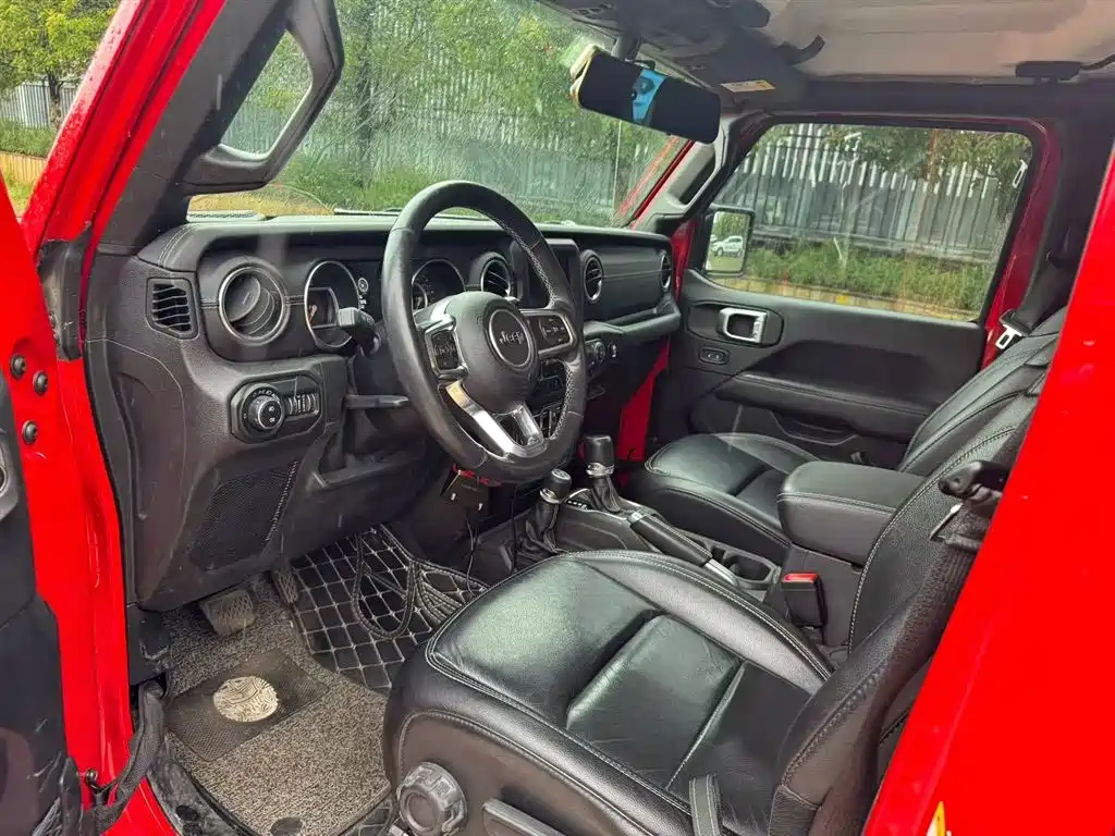 Wrangler 2.0 T Sahara 4-door CN-V