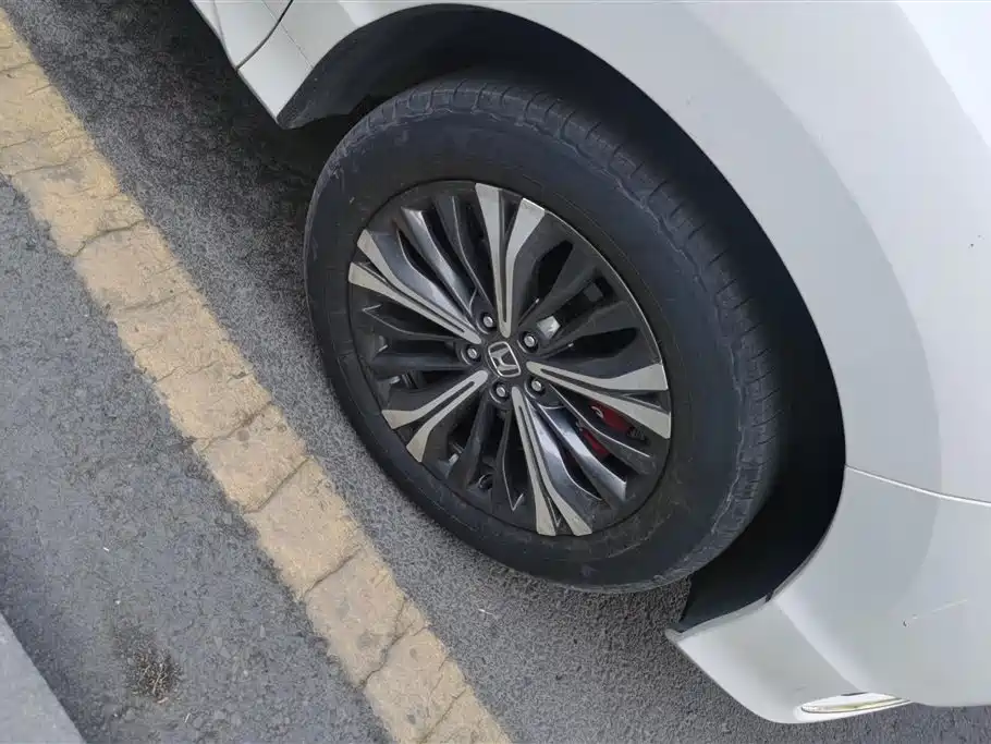 Honda UR-V 370 TURBO 4 WD Premium