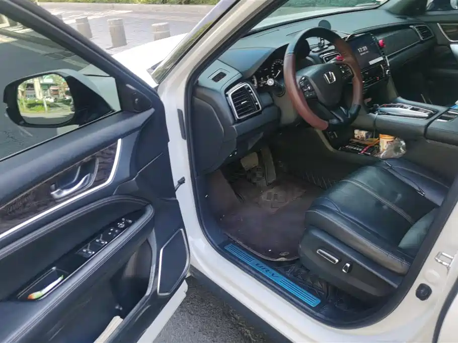 Honda UR-V 370 TURBO 4 WD Premium