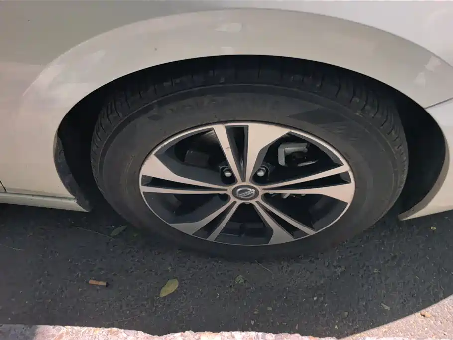 Sylphy 1.6 L XL CVT Joy