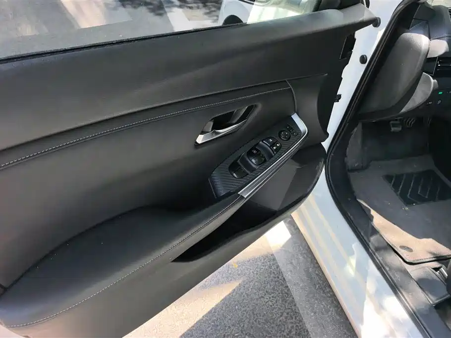 Sylphy 1.6 L XL CVT Joy
