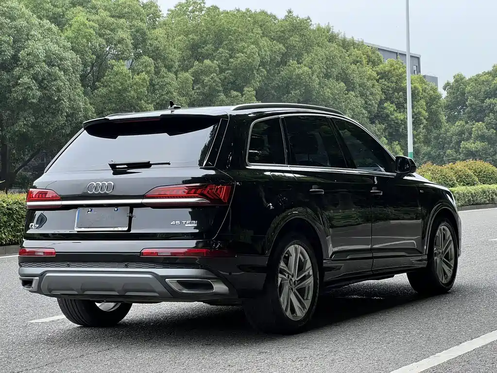 Audi Q7 45 TFSI quattro S line Sport