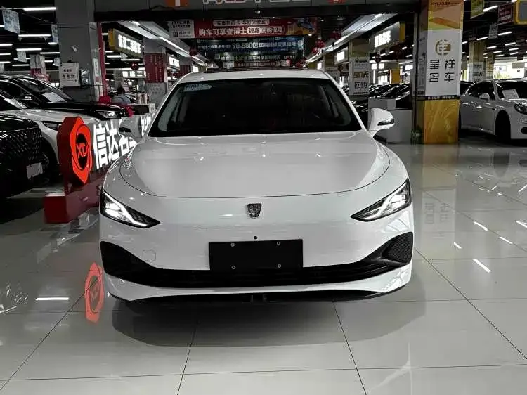 Roewe D7 DMH 125 km Outstanding