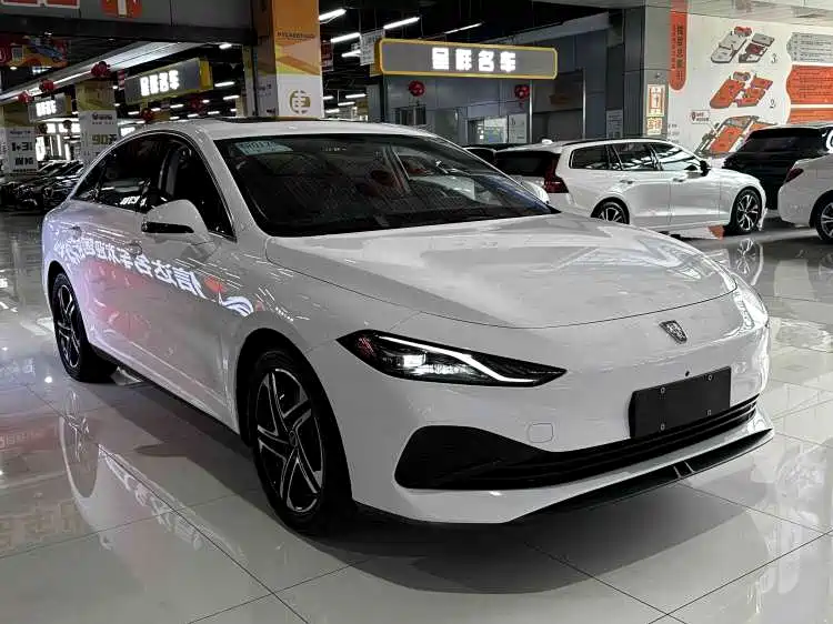 Roewe D7 DMH 125 km Outstanding