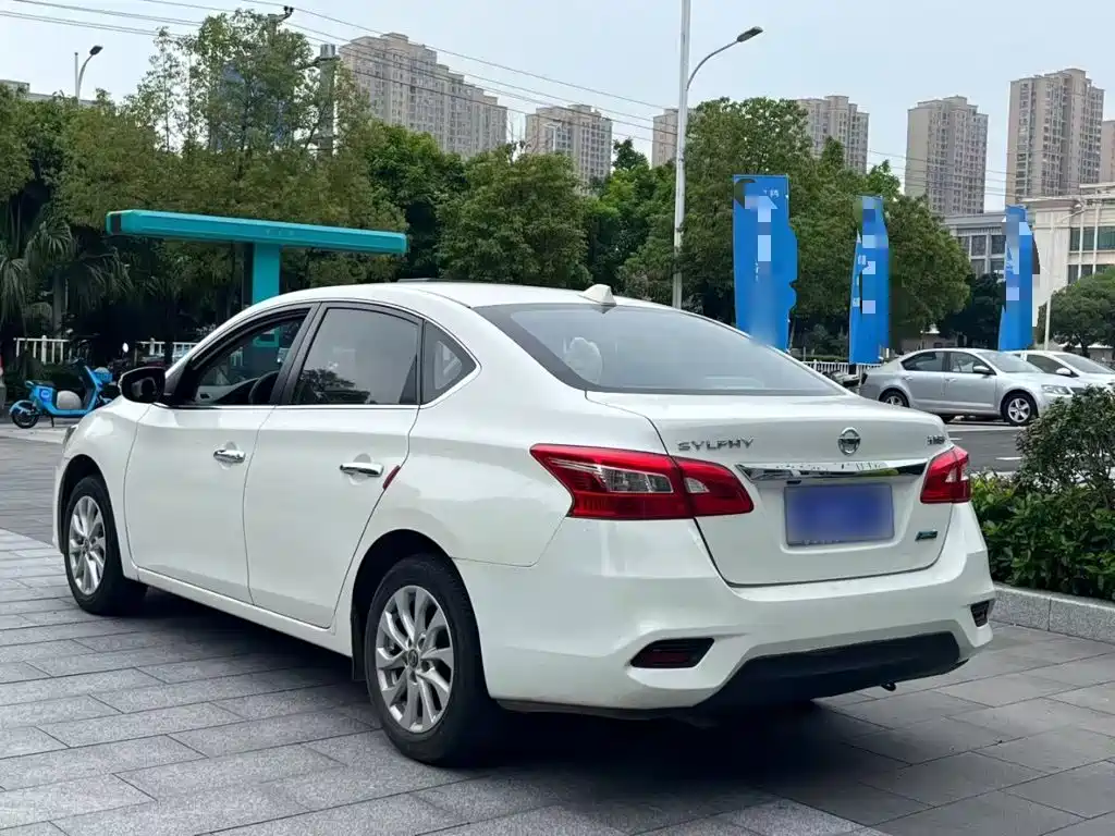 Sylphy 1.6 XV CVT Connected Premium CN-VI