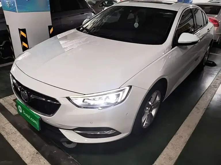 Buick Regal 20 T Luxury CN-VI