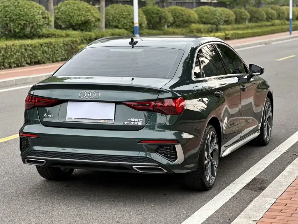 Audi A3 Facelift A3 L Limousine 35 TFSI Luxury Sport