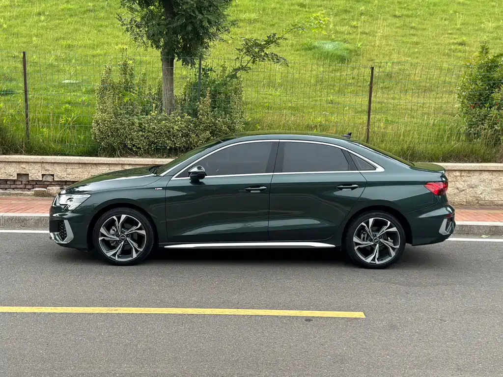 Audi A3 Facelift A3 L Limousine 35 TFSI Luxury Sport