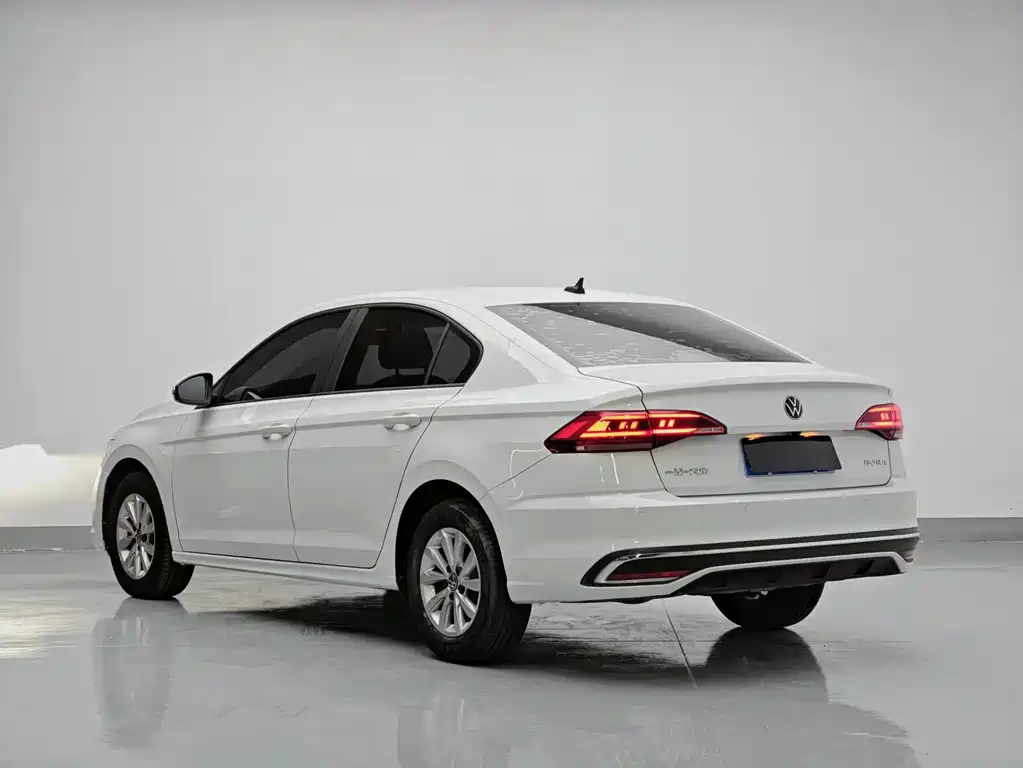Bora 1.5 L Auto Smooth Travel Limited