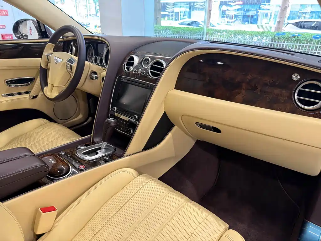 Flying Spur 4.0 T V8 Standard