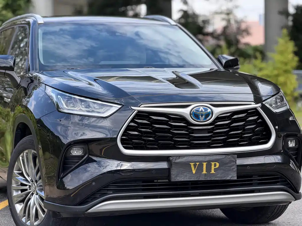Highlander 380 T 4 WD Distinguished 7-seat