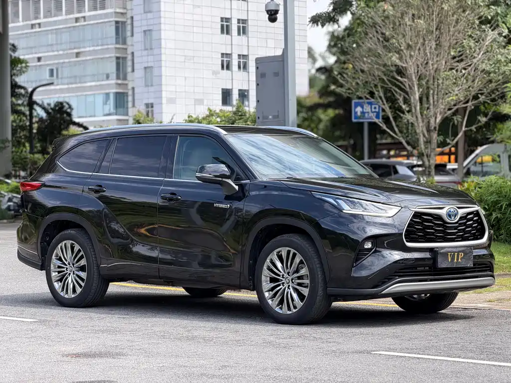 Highlander 380 T 4 WD Distinguished 7-seat