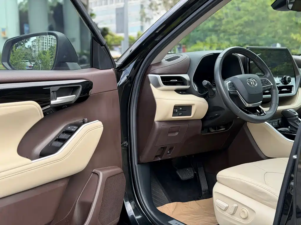 Highlander 380 T 4 WD Distinguished 7-seat