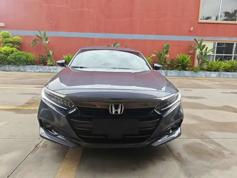 Honda Accord 260 TURBO Phantom Night · Distinguished