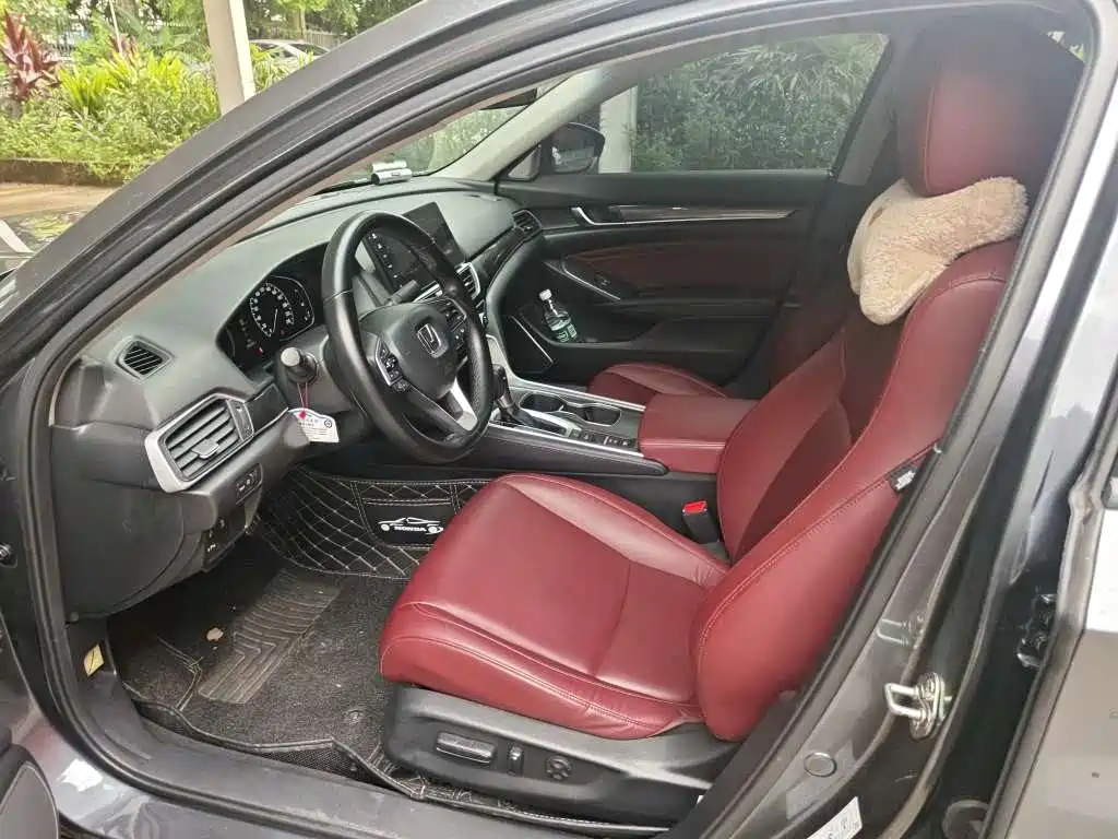 Accord 260 TURBO Phantom Night · Distinguished