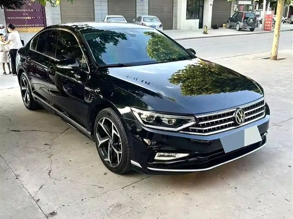 Magotan 200 10 K Commemorative 330 TSI DSG Luxury