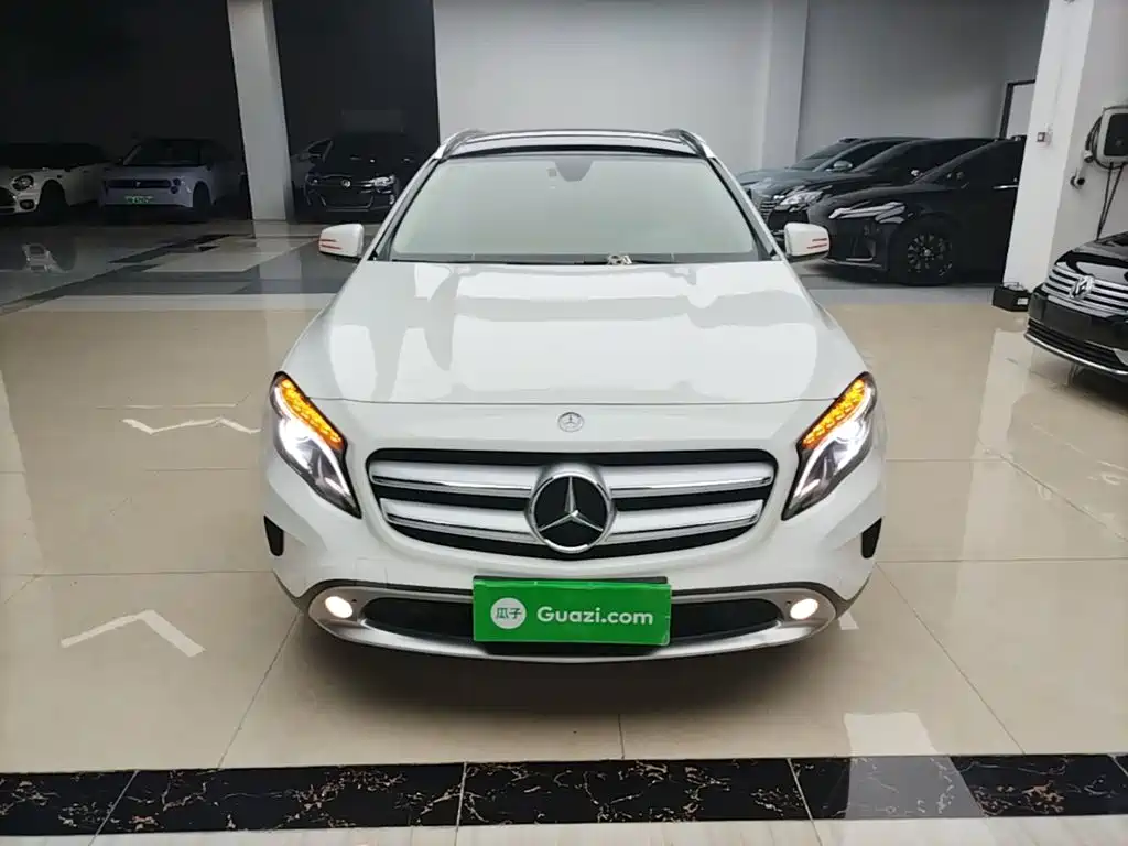 Mercedes-Benz GLA GLA 200 Fashion