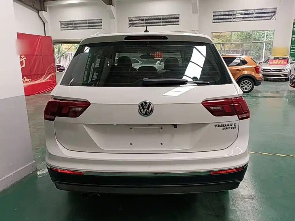 Tiguan L Facelift 330 TSI Auto 2 WD Panoramic Comfort CN-VI