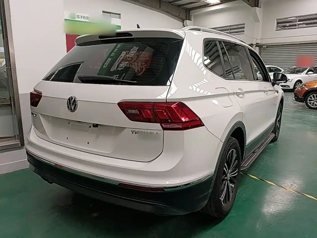 Tiguan L Facelift 330 TSI Auto 2 WD Panoramic Comfort CN-VI