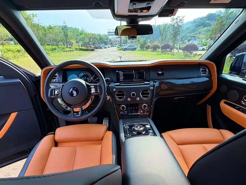 Cullinan Black Badge