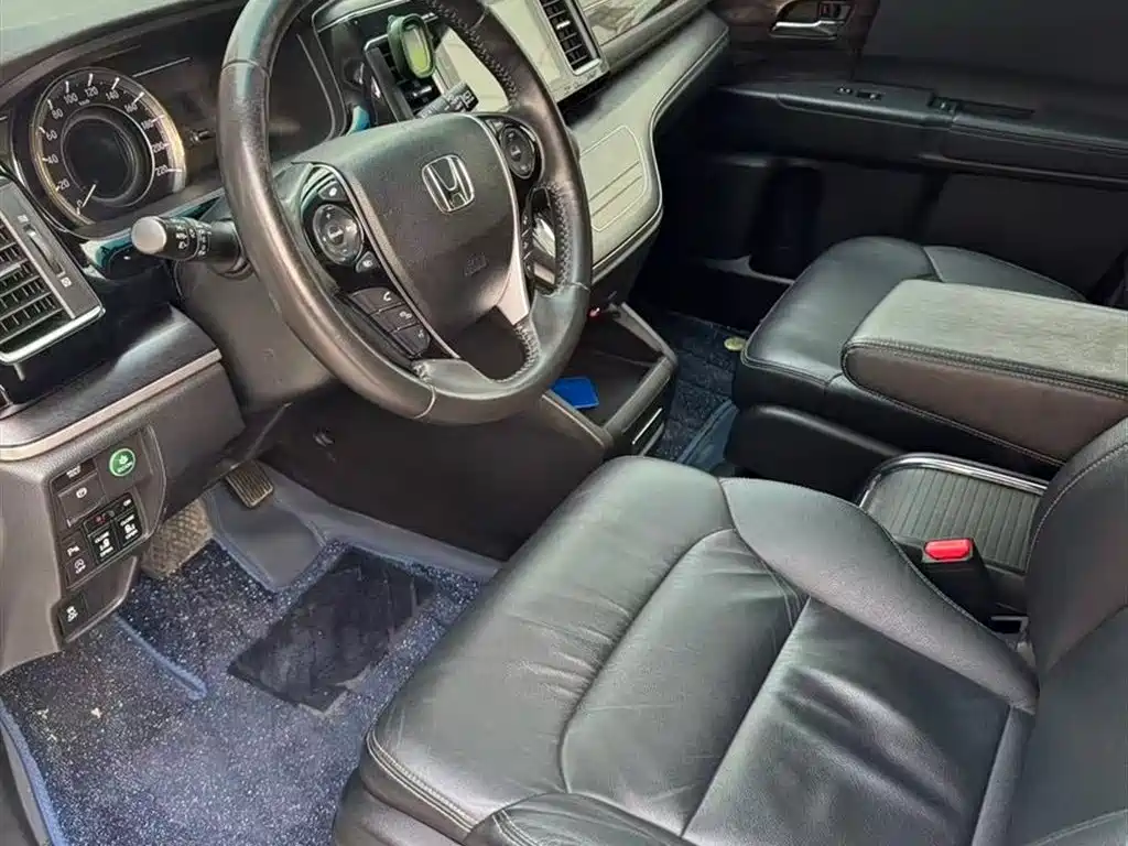 Elysion 2.4 L Luxury