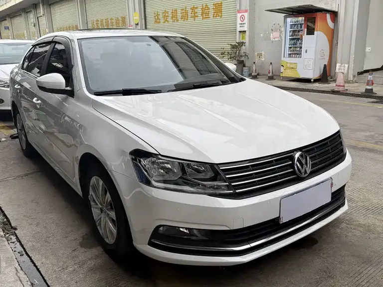 Volkswagen Lavida 1.6 L Manual Comfort