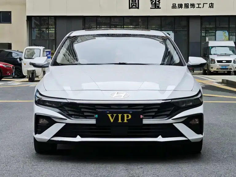 Hyundai Elantra 1.5 L CVT GLX Elite
