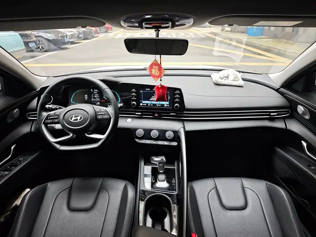 Elantra 1.5 L CVT GLX Elite