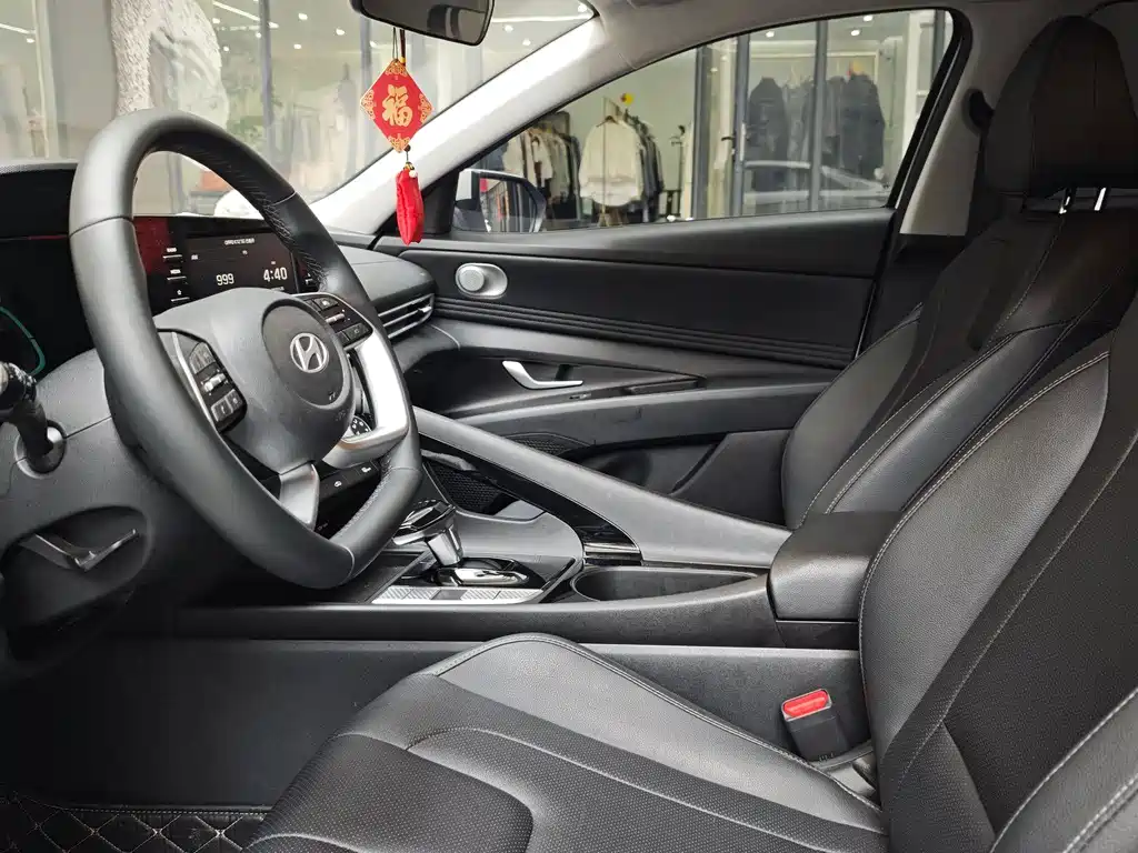 Elantra 1.5 L CVT GLX Elite