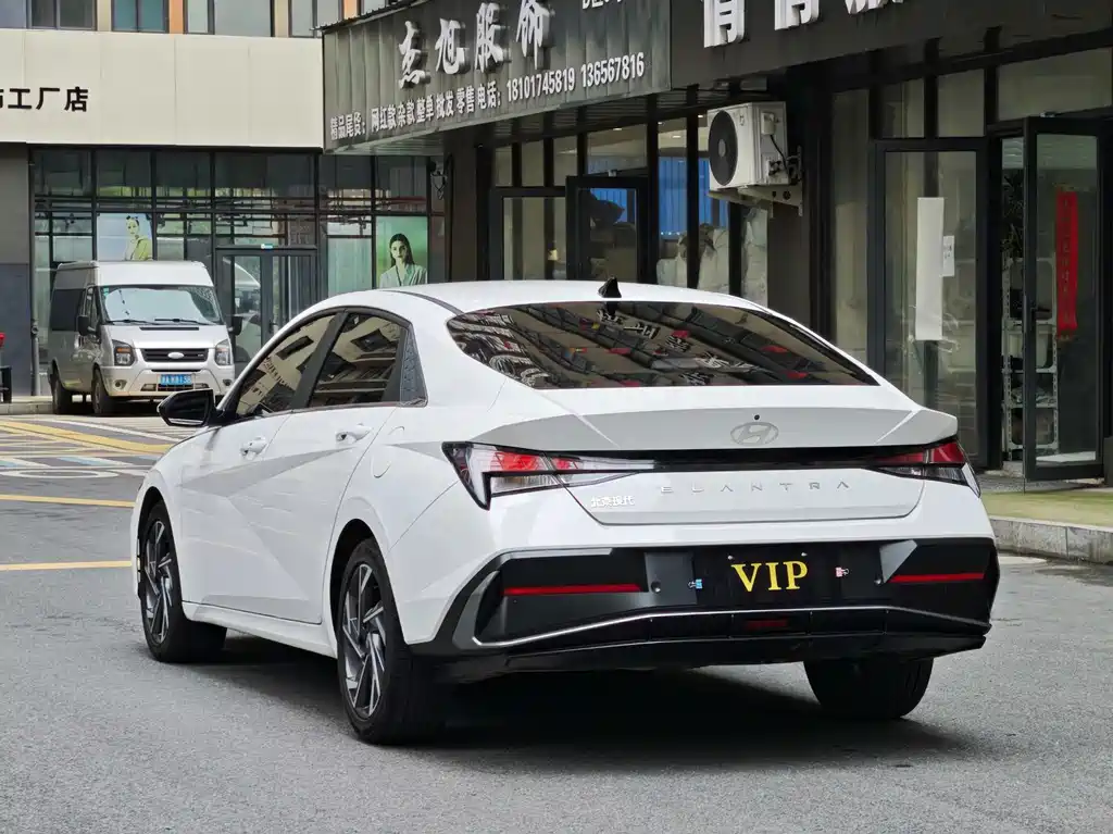 Elantra 1.5 L CVT GLX Elite