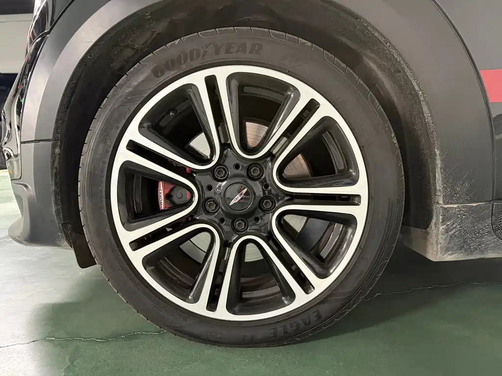 MINI JCW Countryman 1.6 T JOHN COOPER WORKS A