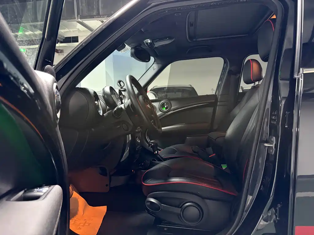 MINI JCW Countryman 1.6 T JOHN COOPER WORKS A