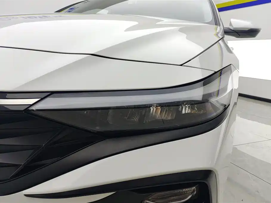 Elantra 1.5 L CVT GLX Elite