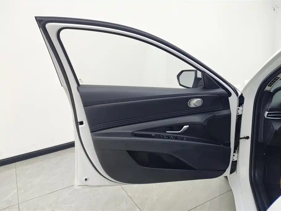 Elantra 1.5 L CVT GLX Elite
